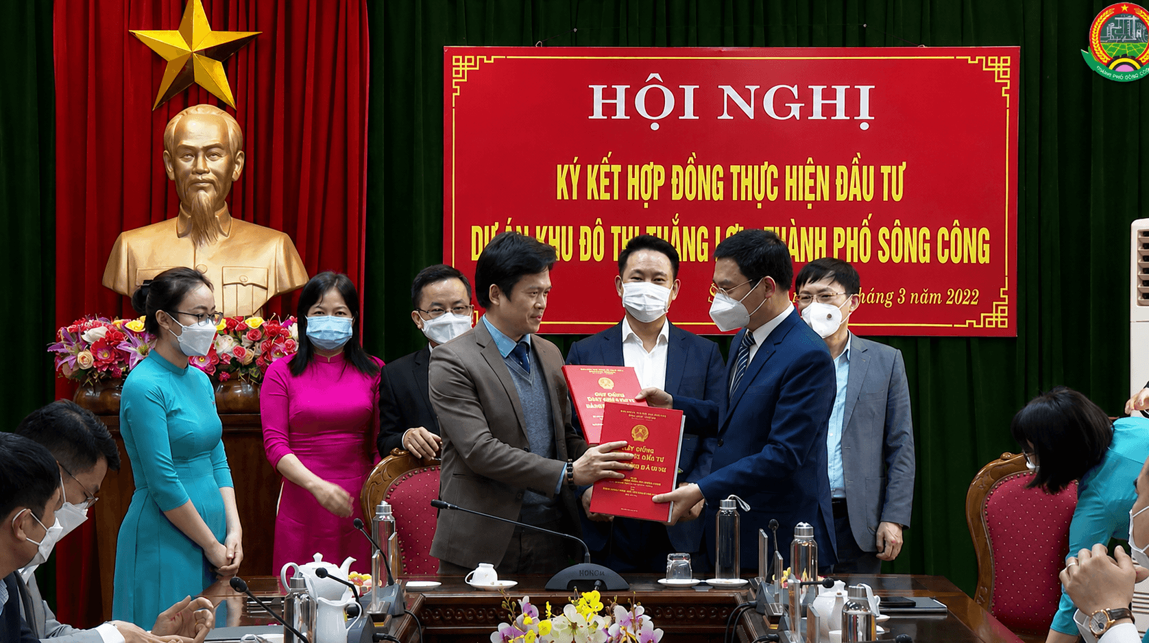 8.1. Hinh anh ky hop dong voi TP Song Cong